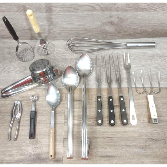 Mixed Lot of Kitchen Drawer Tools 14 Pieces Vintage Everyday Kitchen Gadgets - Picture 1 of 9